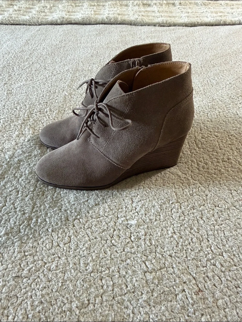 Lucky Brand Shylow Taupe Lace-Up Suede Wedge Booties 9.5